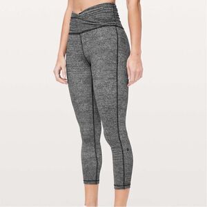 Lululemon Still Mind Crop *High Rise 23"